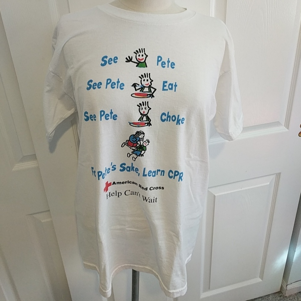 💞Rare Vintage Red Cross t-shirt